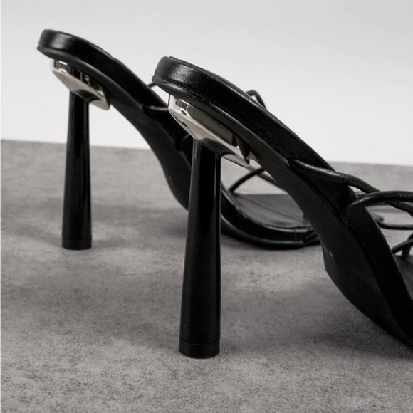 Black open toe strap heels size 6 women brand new SHEIN shoe - Picture 8 of 8